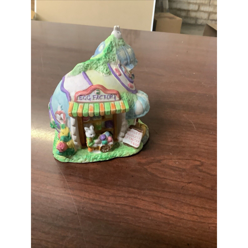 Hoppy Hollow Easter Village 2004 Egg Factory Ceramic Figurine 4.75x4.5”
